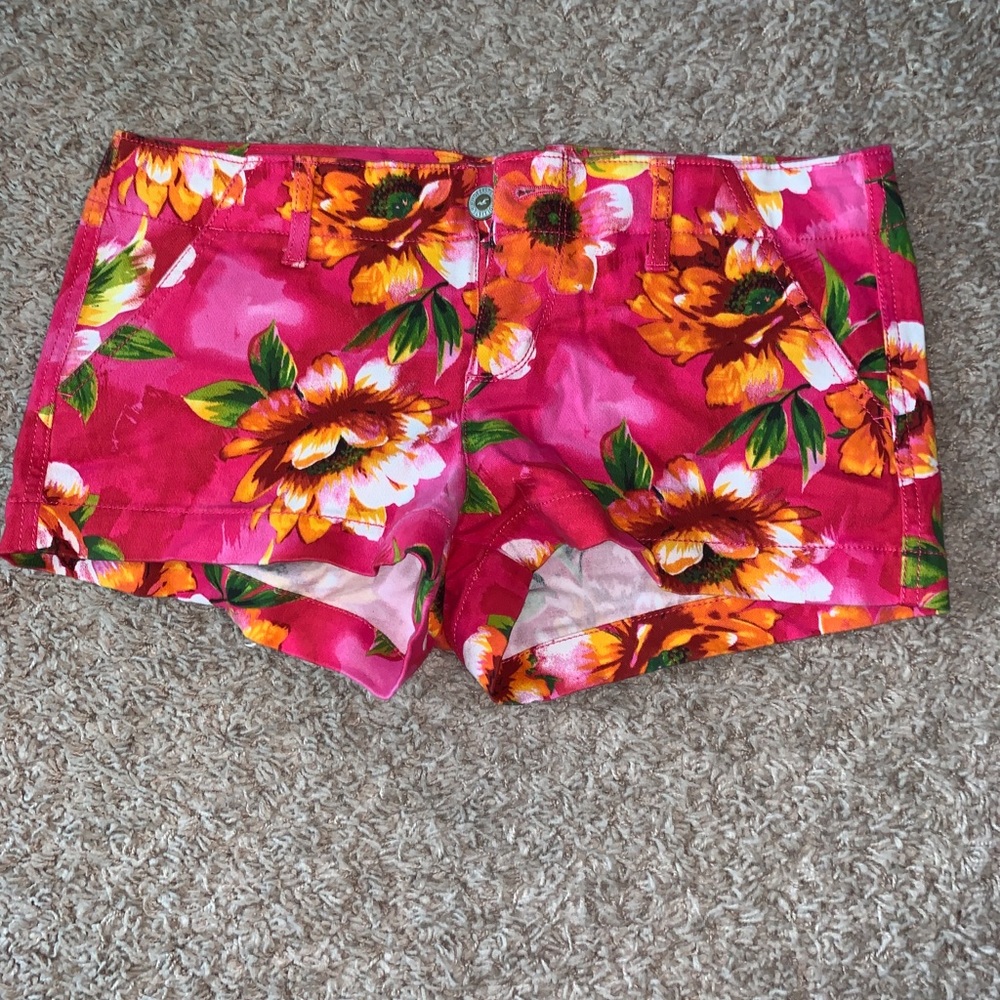 Hollister floral shorts